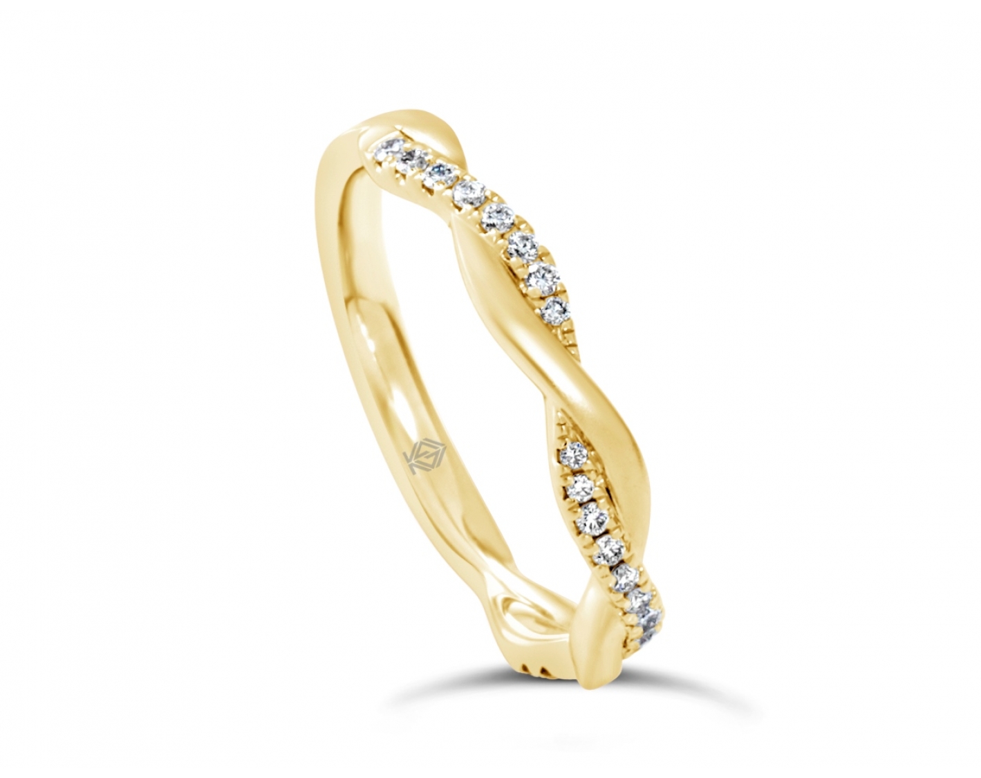 18k yellow gold twisted matt and shiny pave set wedding ring Photos & images
