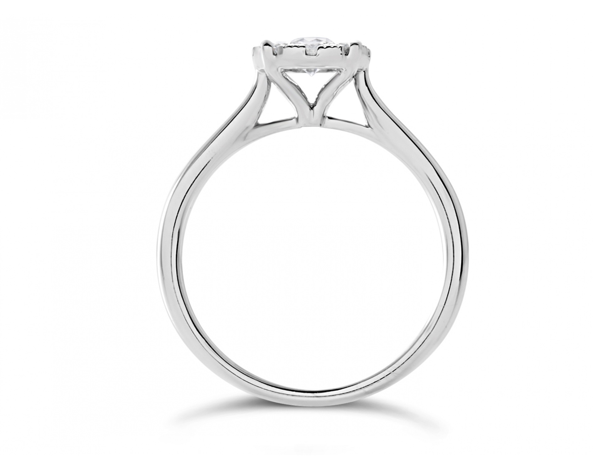 18k white gold cathedral illusion set engagement ring Photos & images