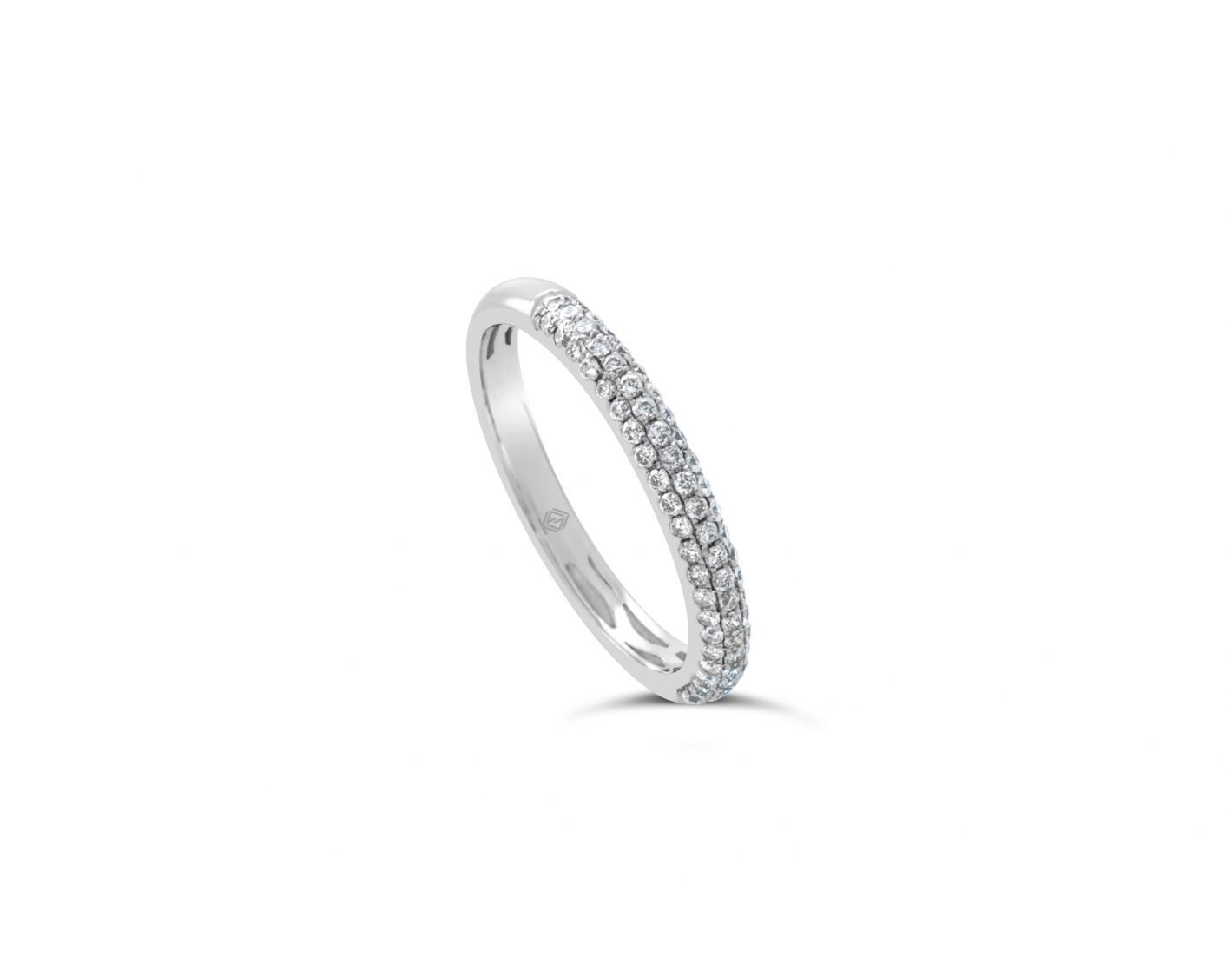 18k white gold 3-row bombay half eternity round shaped diamond wedding ring