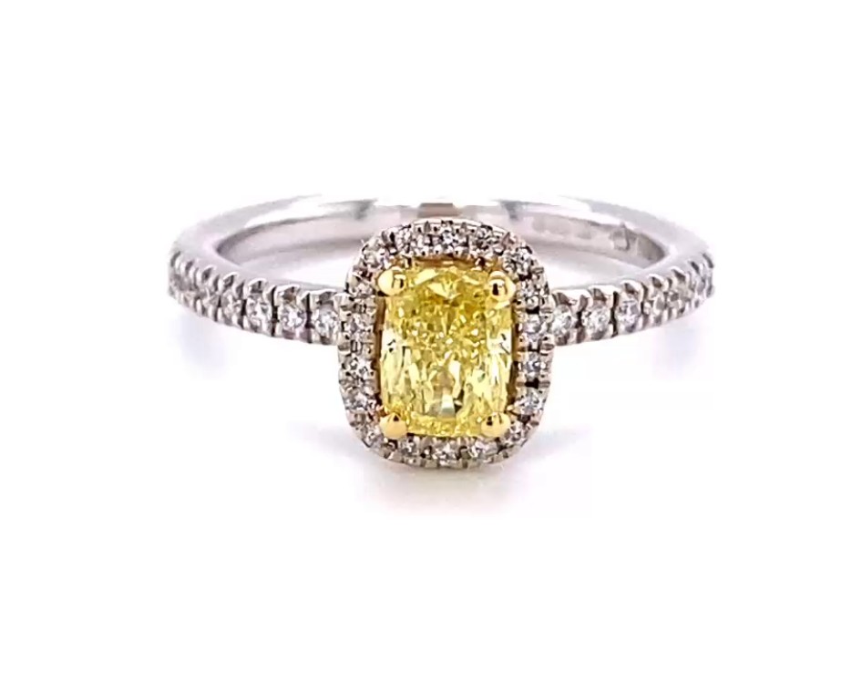 18K WHITE GOLD ELONGATED CUSHION CUT DIAMOND HALO ENGAGEMENT RING WITH SIDE DIAMONDS IN PAVE SET WITH GIA CERTIFIED DIAMOND 0,70CT FANCY INTENSE YELLOW I1