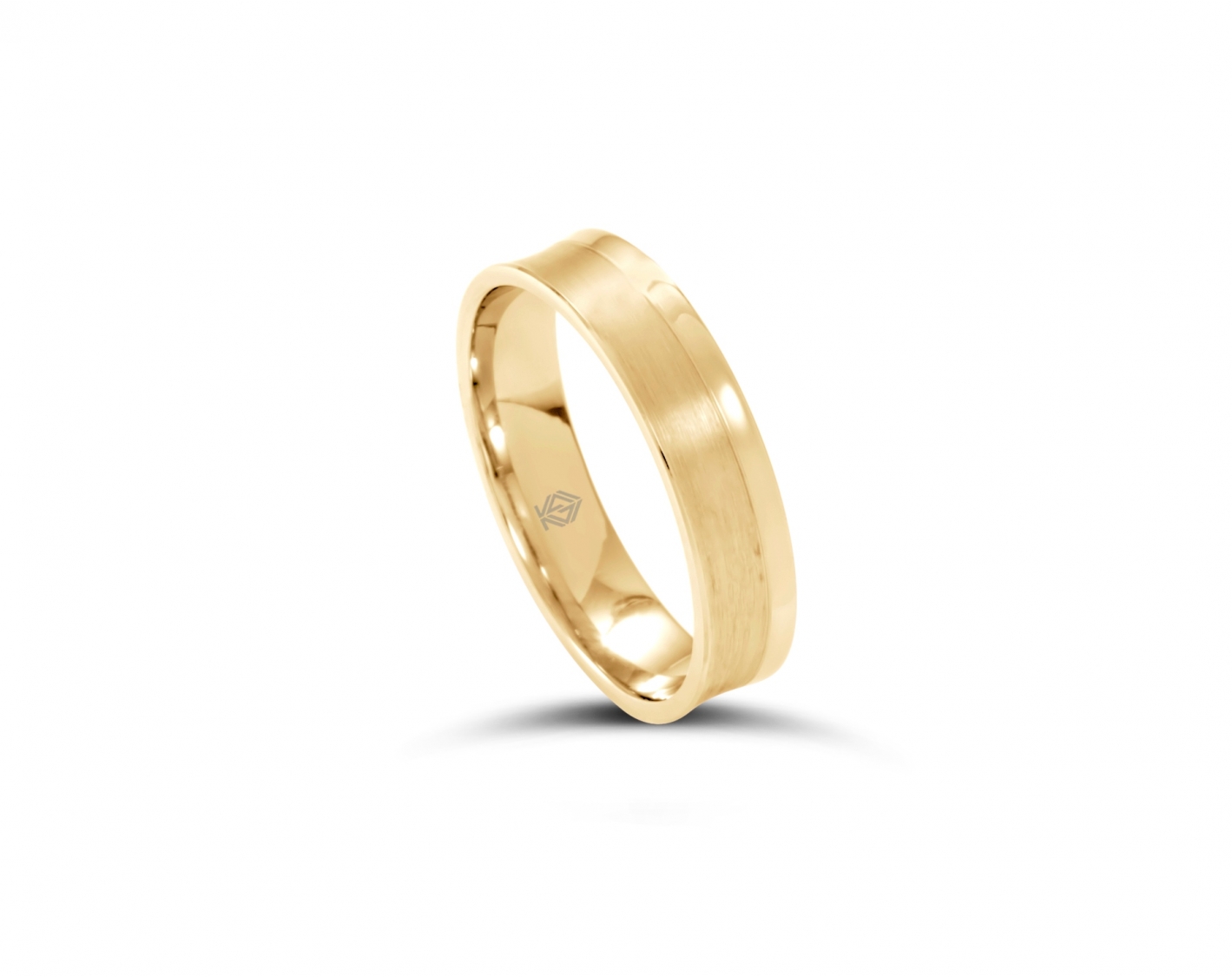 18k yellow gold 5,5mm two-toned* wedding band with colored edges