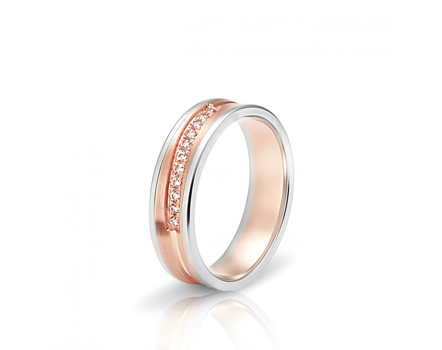 dual-tone 5,5mm two-toned* wedding band with diamonds
