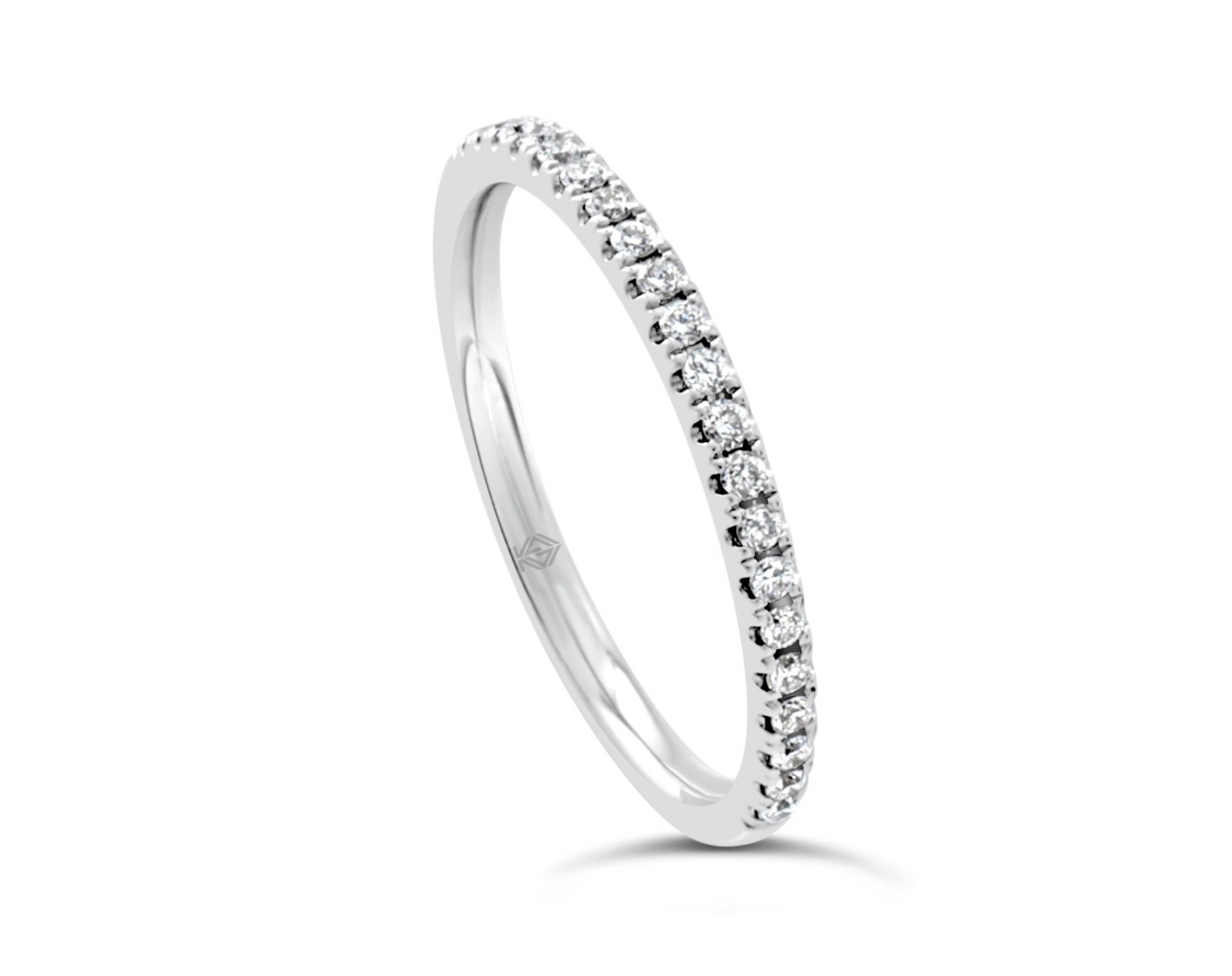 18k white gold diamond half eternity ring in pave set 0,15tcw*