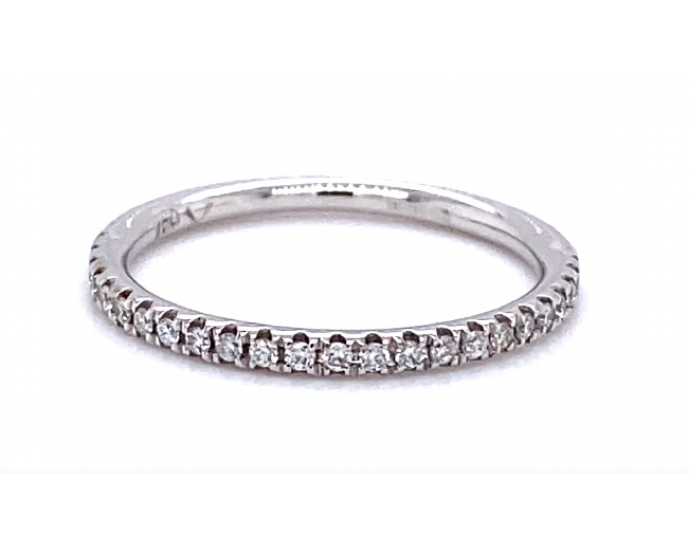 18k white gold diamond half eternity ring in pave set 0,15tcw* Photos & images