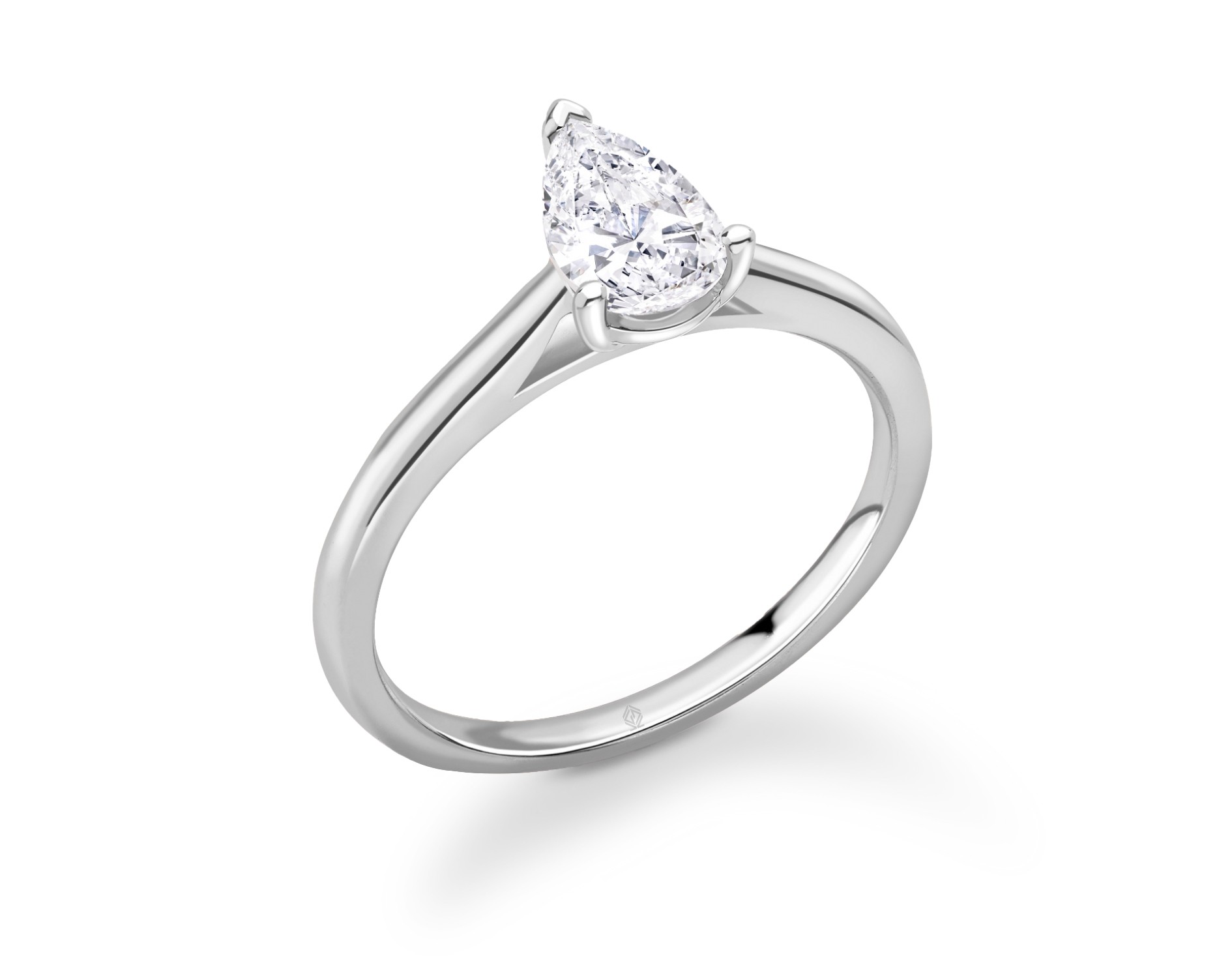 18K WHITE GOLD PEAR CUT SOLITAIRE DIAMOND ENGAGEMENT RING