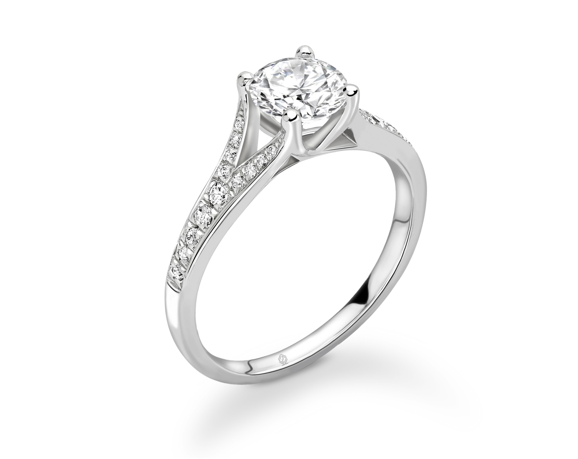 18K WHITE GOLD ROUND CUT 4 PRONGS DIAMOND ENGAGEMENT RING WITH SPLIT SHANK AND SIDE STONES